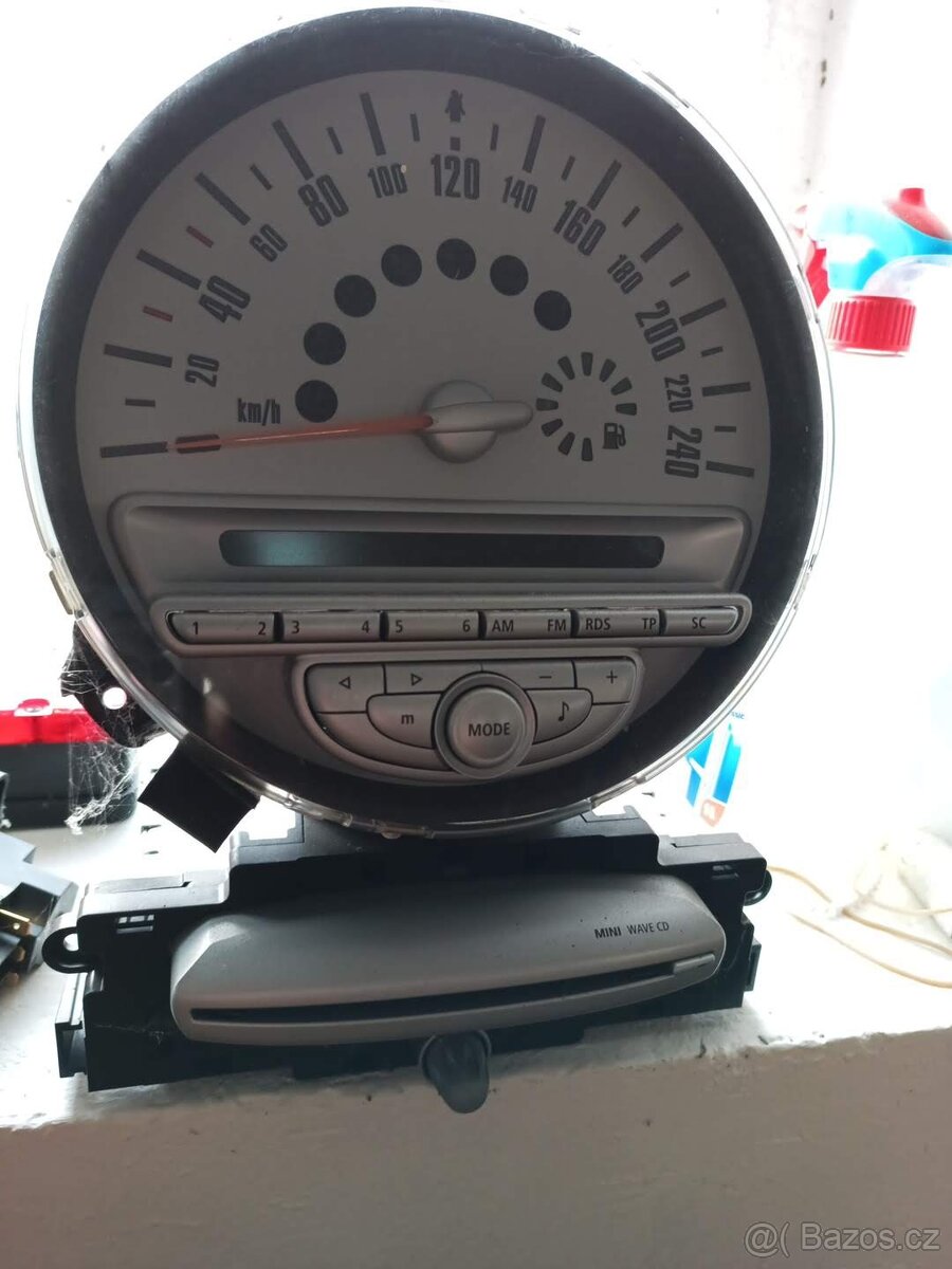 Přístrojová deska tachometr budíky  na Mini r56