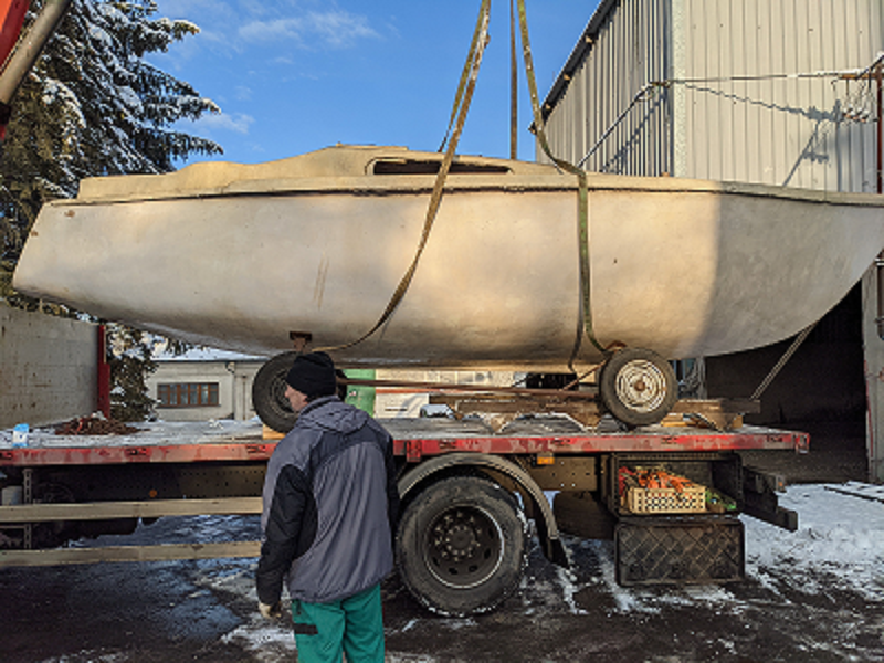 Prodam trup lodi Skipper 27