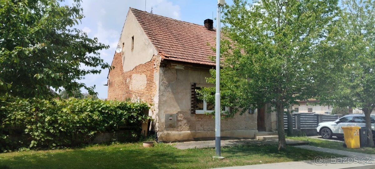 Prodej malého rodinného domku v centru obce Hlušice