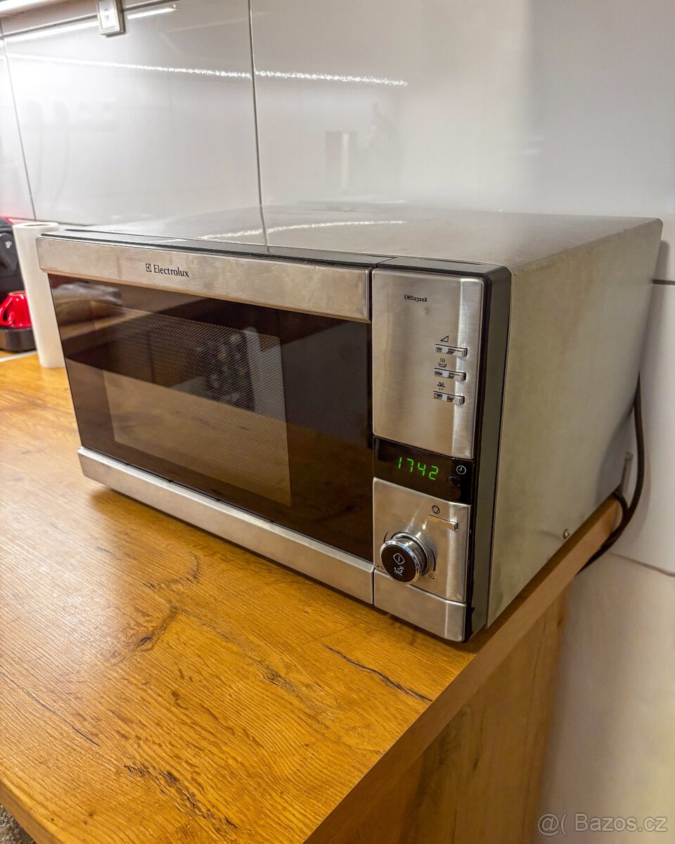 Elektrolux EMS2320X mikrovlnná trouba