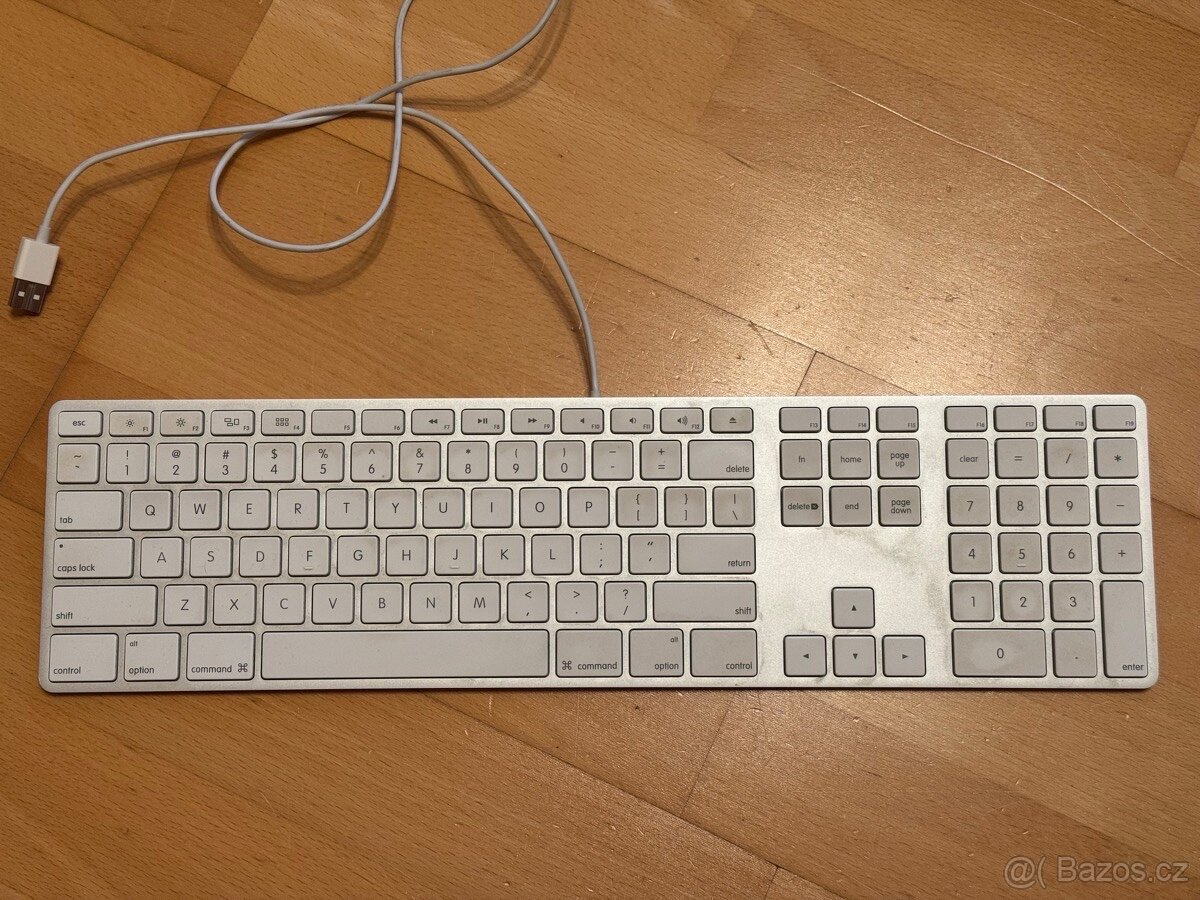 Apple Wired USB Keyboard, 2x USB port, A1243