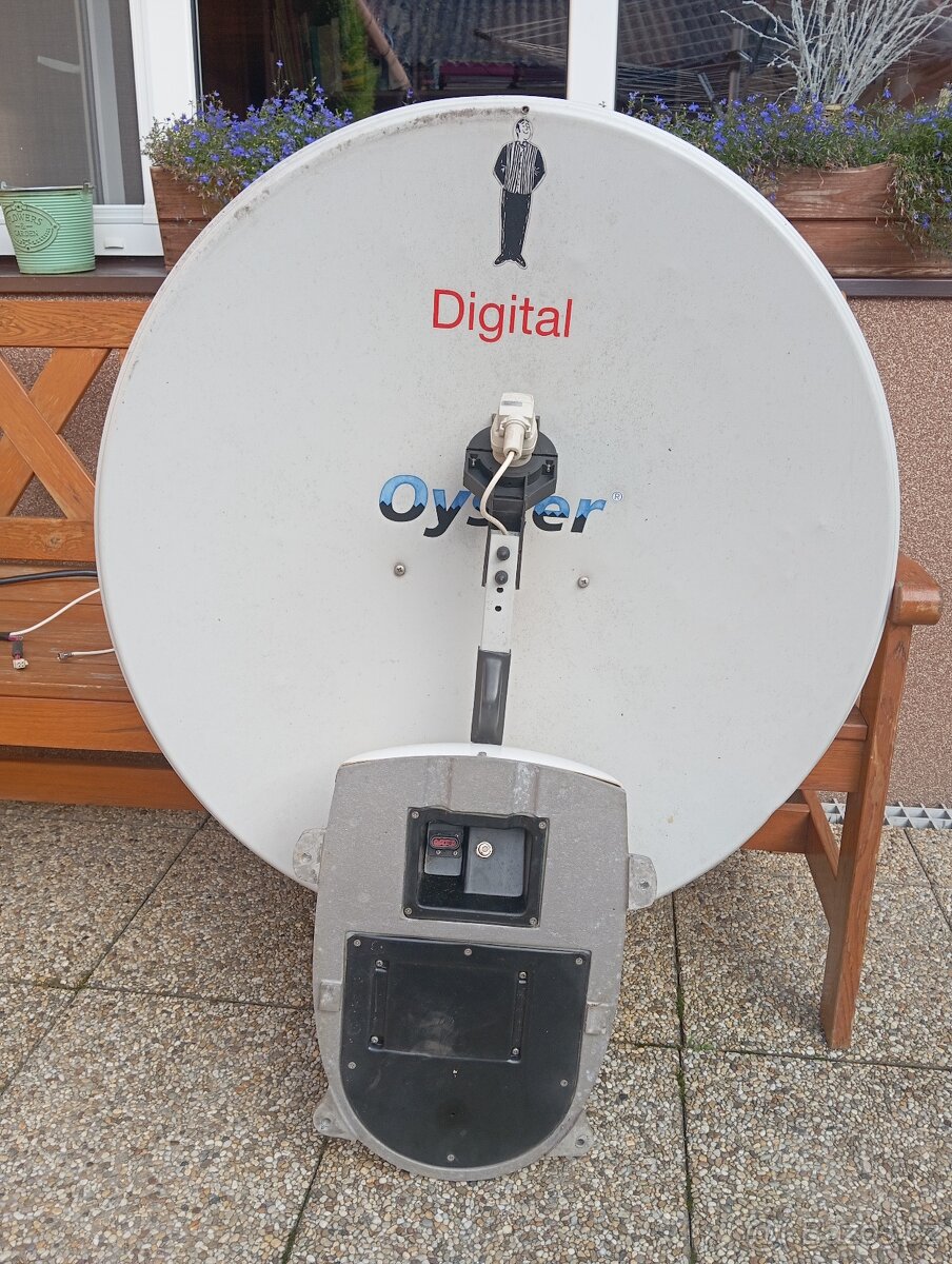 Prodám satelitní automatickou parabolou OYSTER na karavan