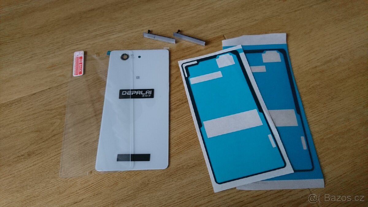 Zadní kryt, ochranné sklo a krytky pro Xperia Z3 Compact