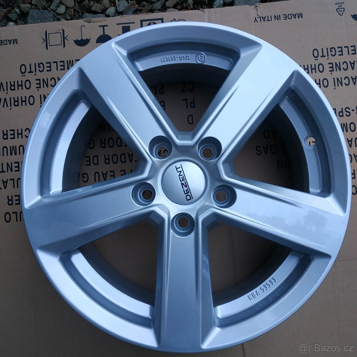 Prodám sadu 5ks nové ALU DEZENT 6.5Jx16 et46 5x112 Octavia 3