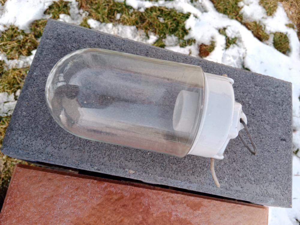 Stara sklokeramicka zavesna lampa