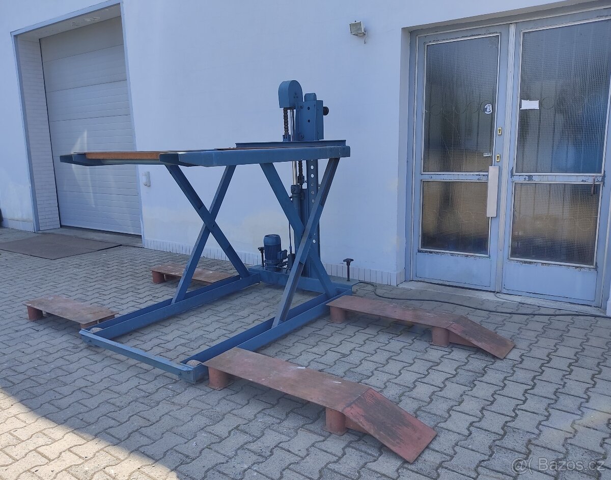 1,5t a 2,0t hydraulický nůžkový zvedák DDR