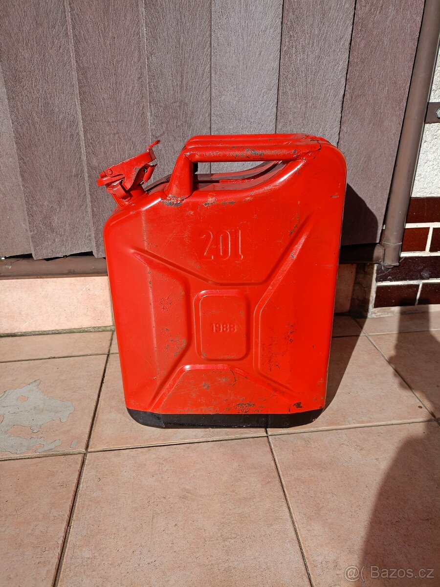 plechový kanystr 20L neteče