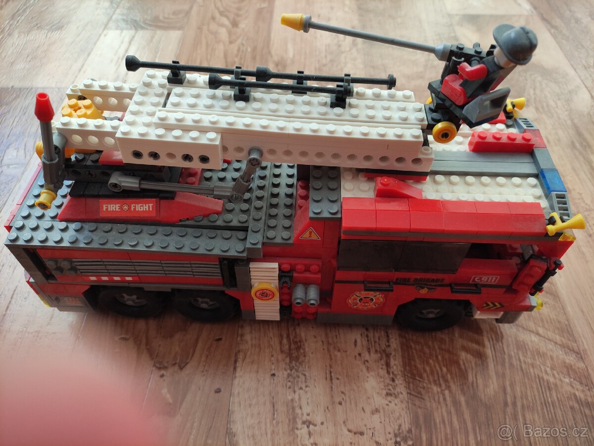 Velké auto lego