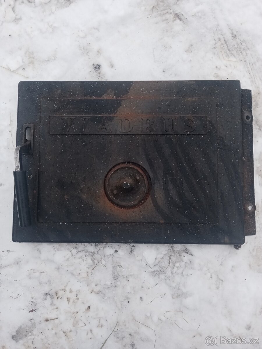 Prodám přikládací dvířka kotel Viadrus U26