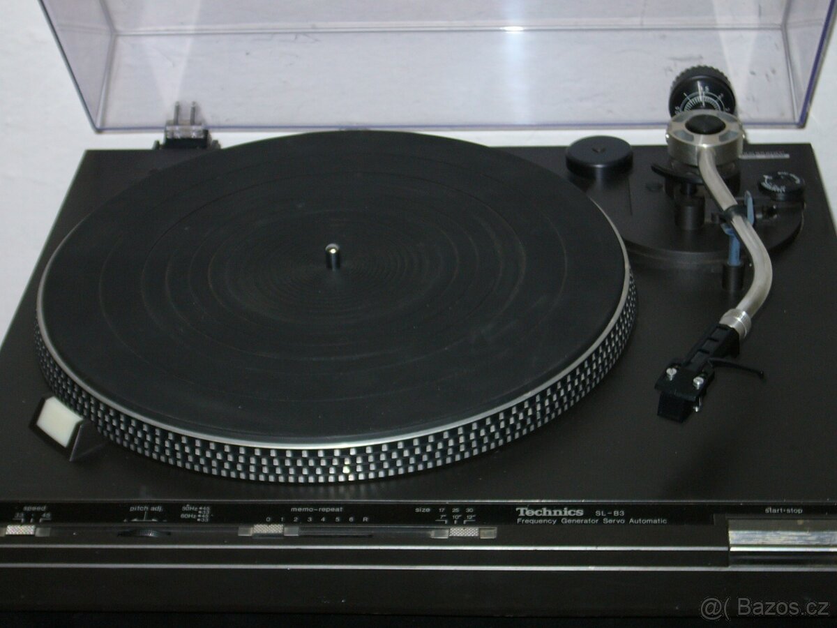 Pěkný gramofon Technics SL-B3.