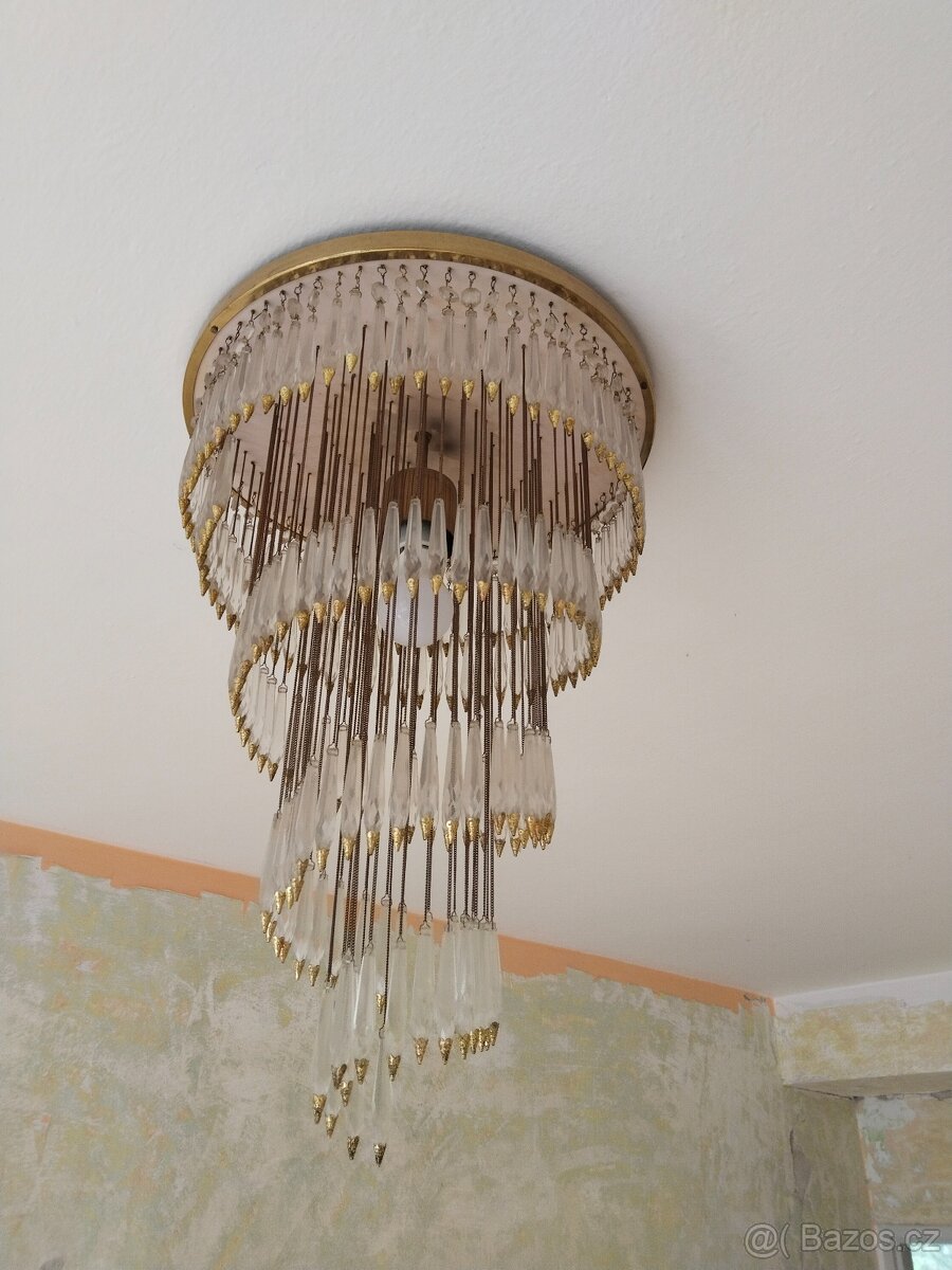 Křišťálový lustr