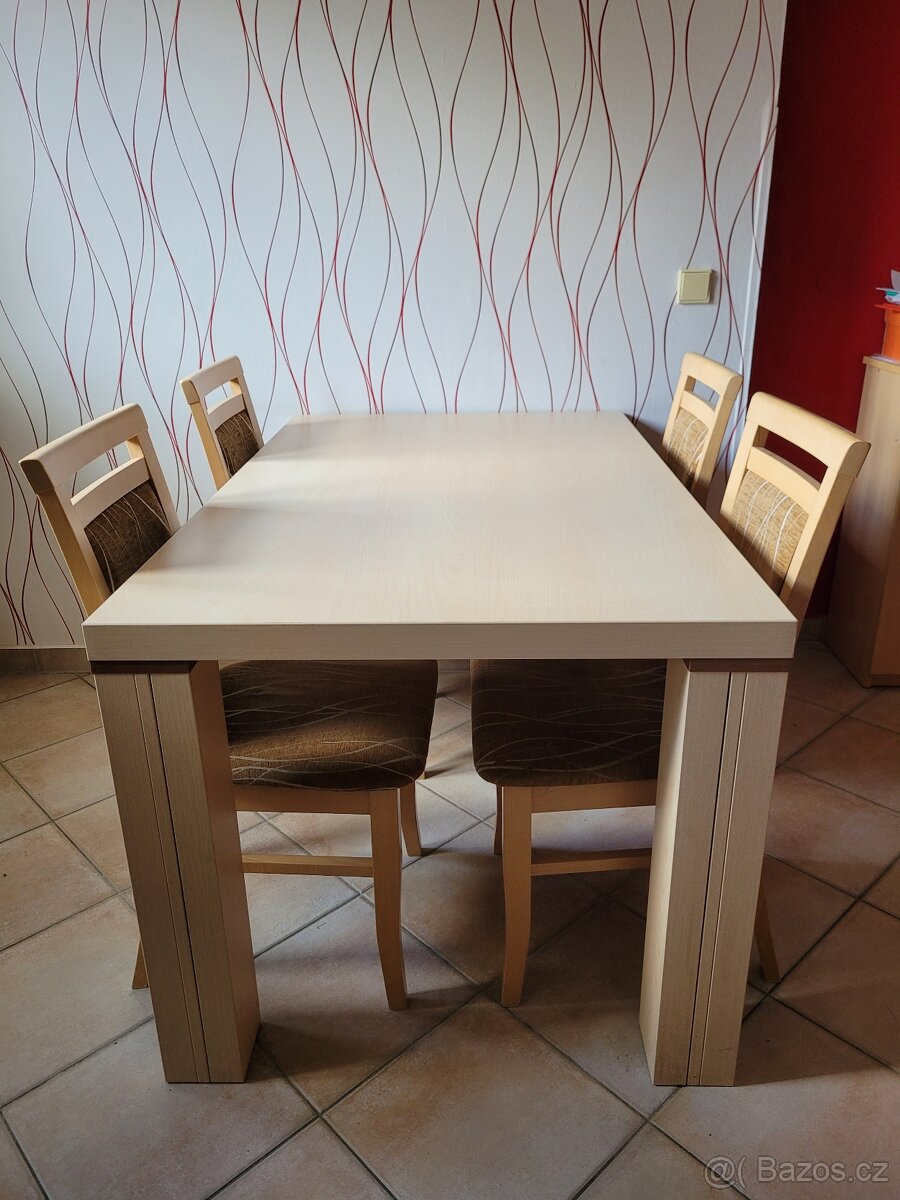Jídelní stůl, 4 židle