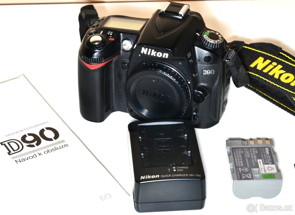 Nikon D90 + příslušenství