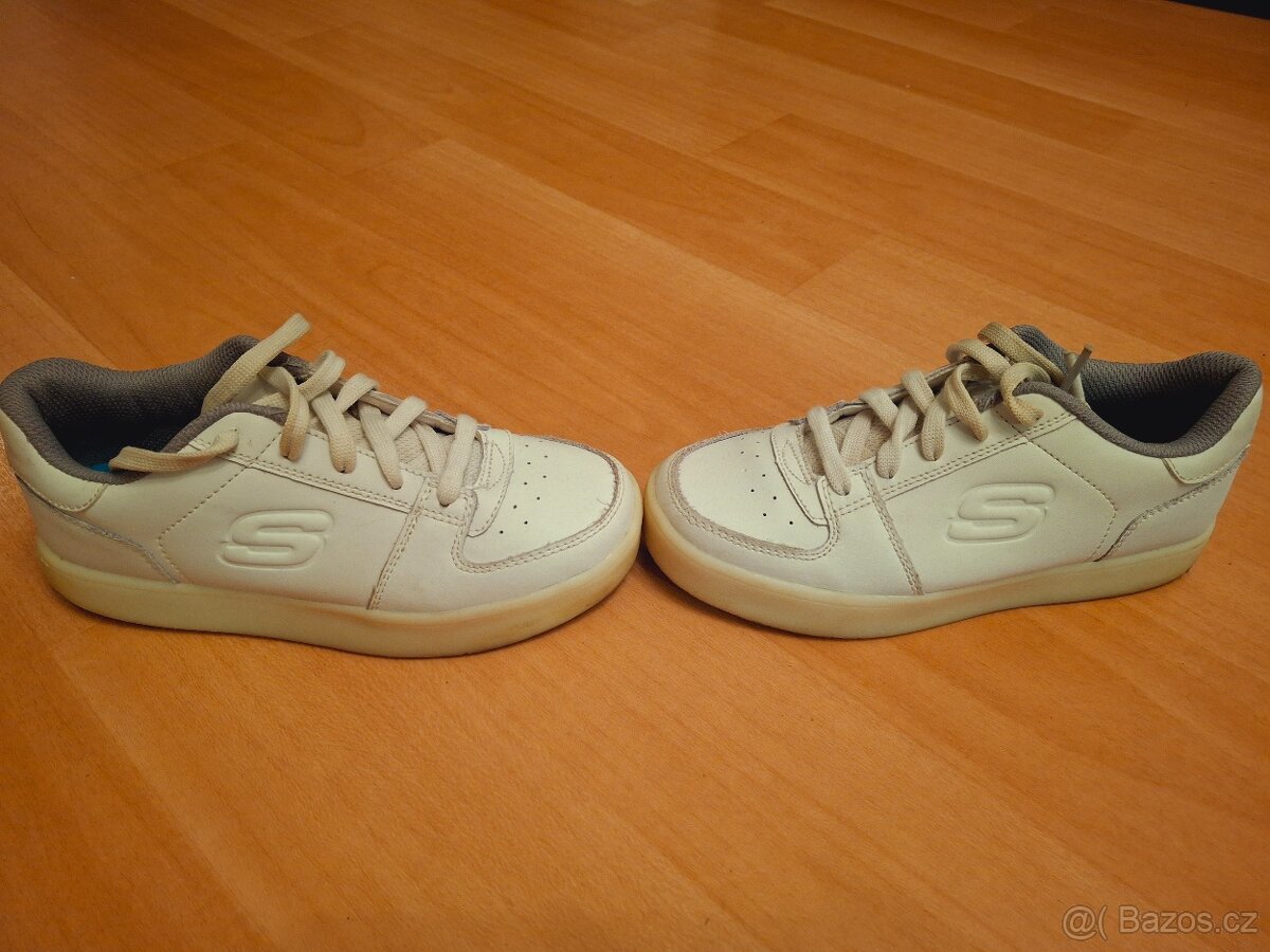 Dětské boty Skechers svítící vel. EUR 33,5