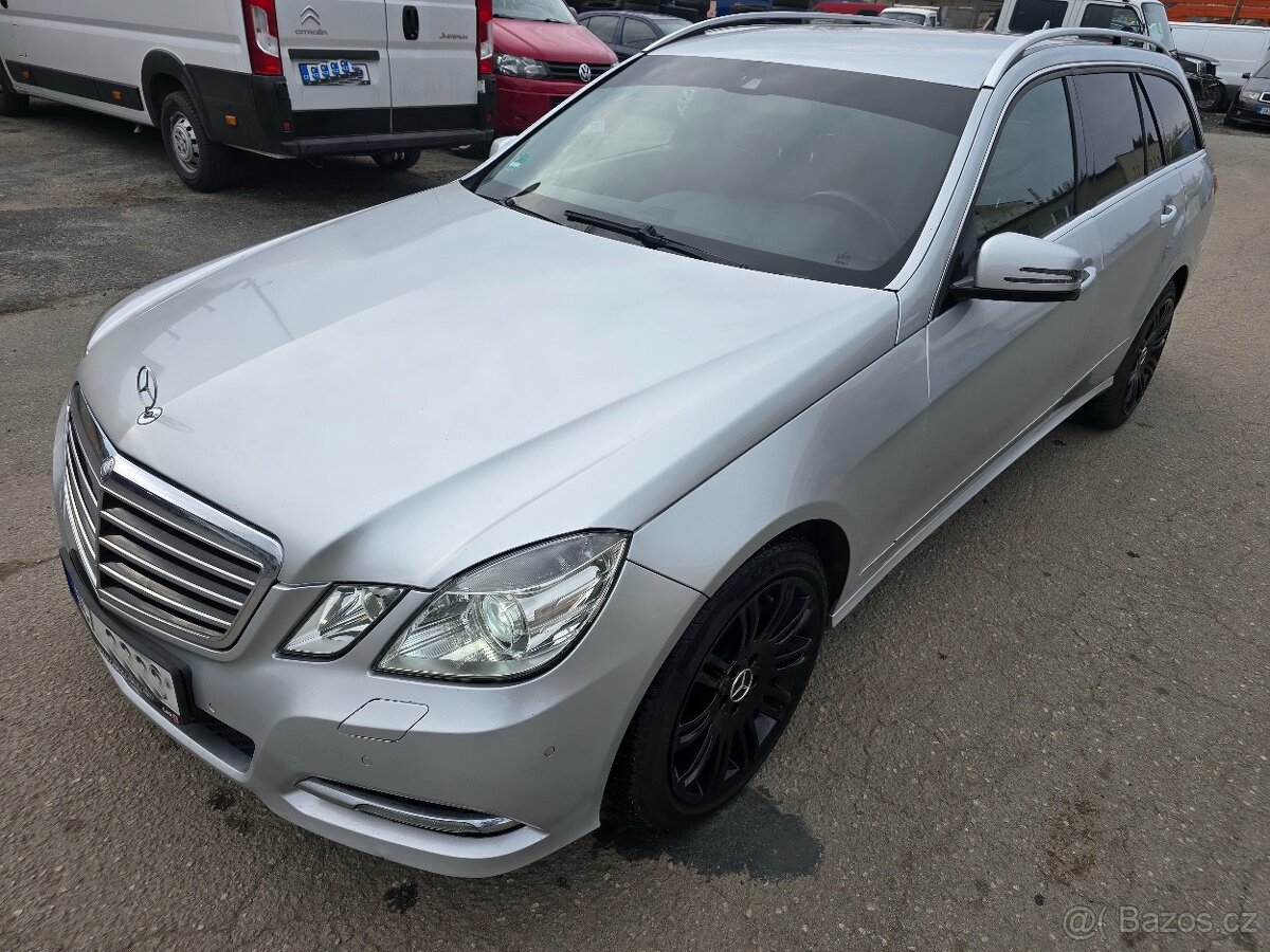 Mercedes Benz E300 V6 CDI Avandgarde 232kW