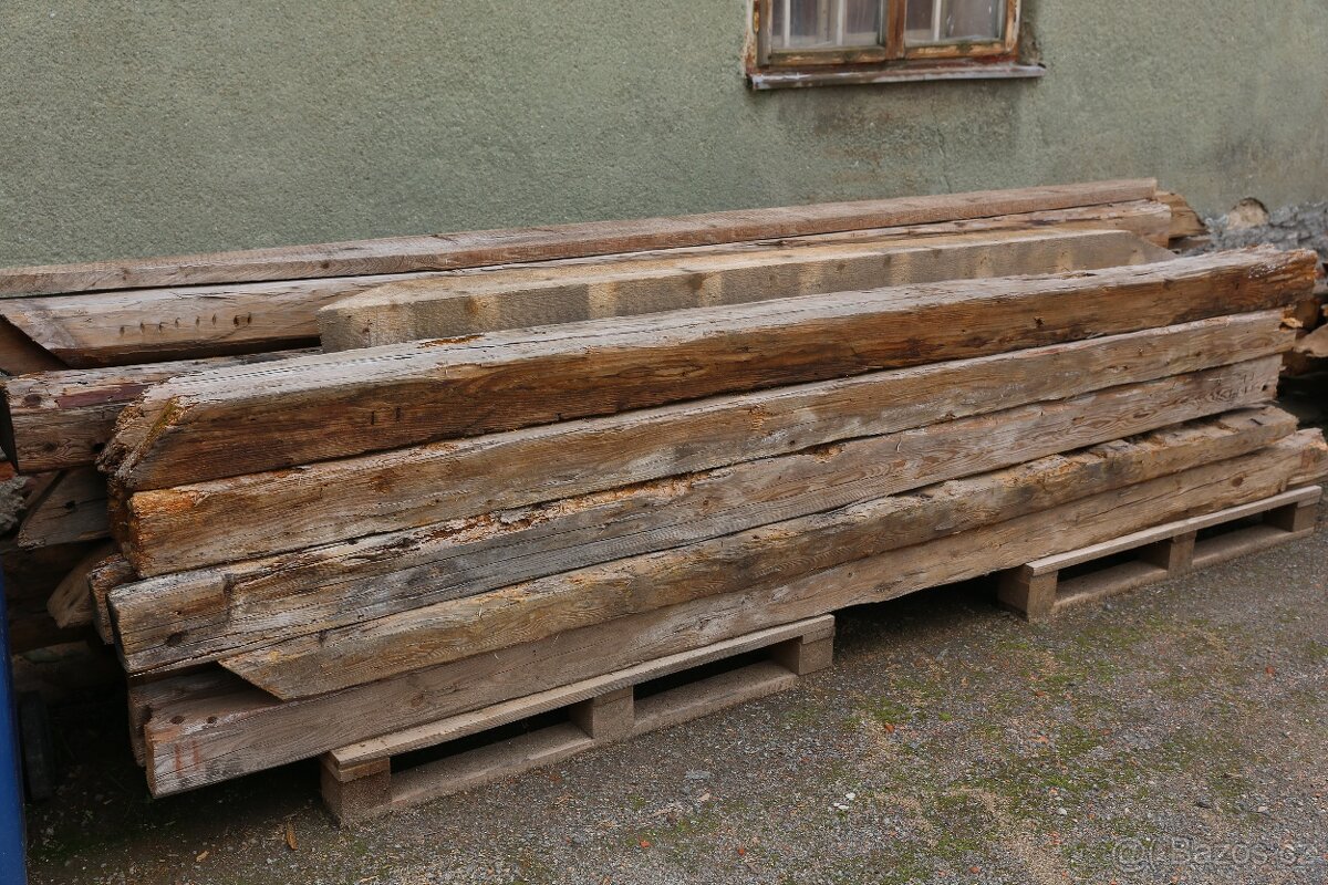 Historické trámy, 1730, levně