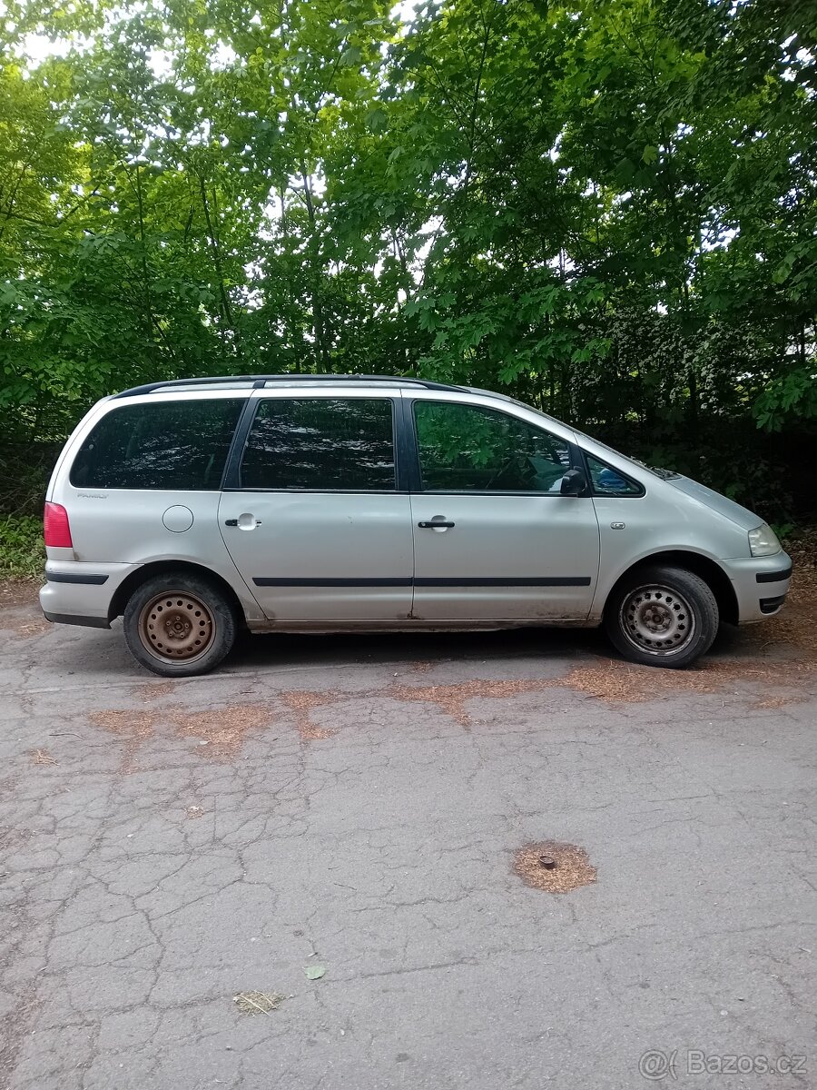 Volkswagen sharan 1.9 tdi na náhradní dily