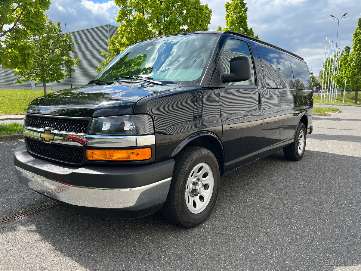 Chevrolet Express 4x4, rok 2013, 5.3 V8, 8 míst, 1.majitel