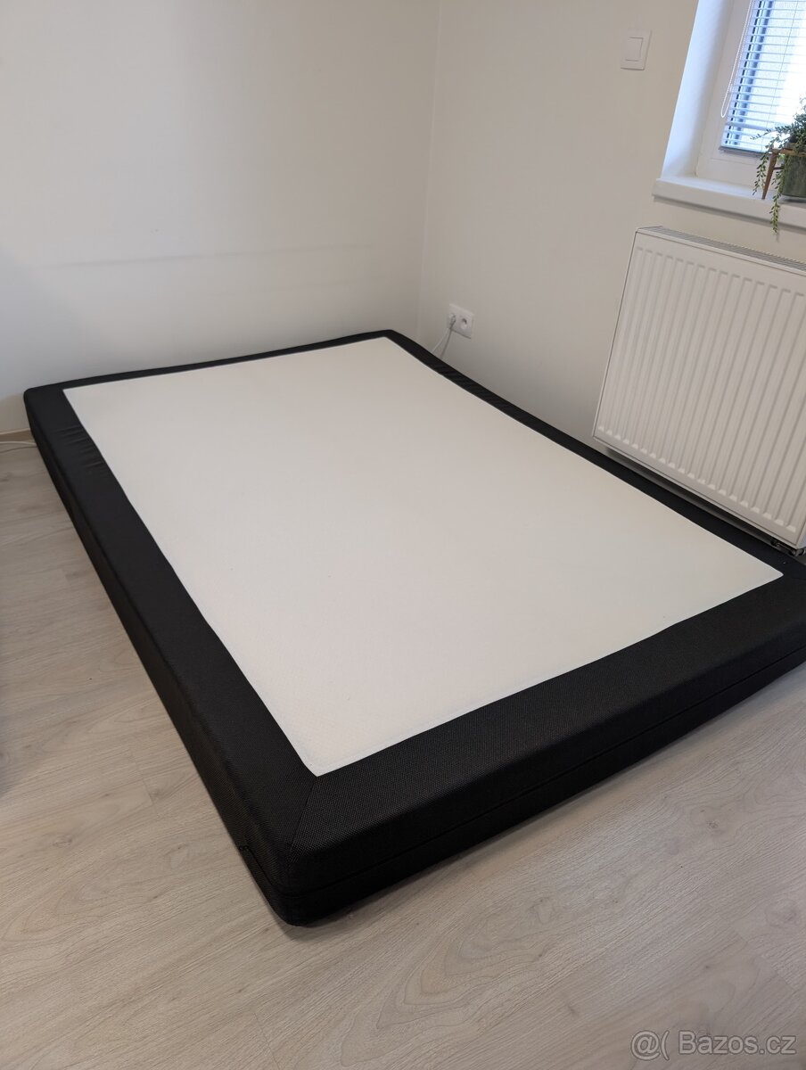 Rám postele s matrací