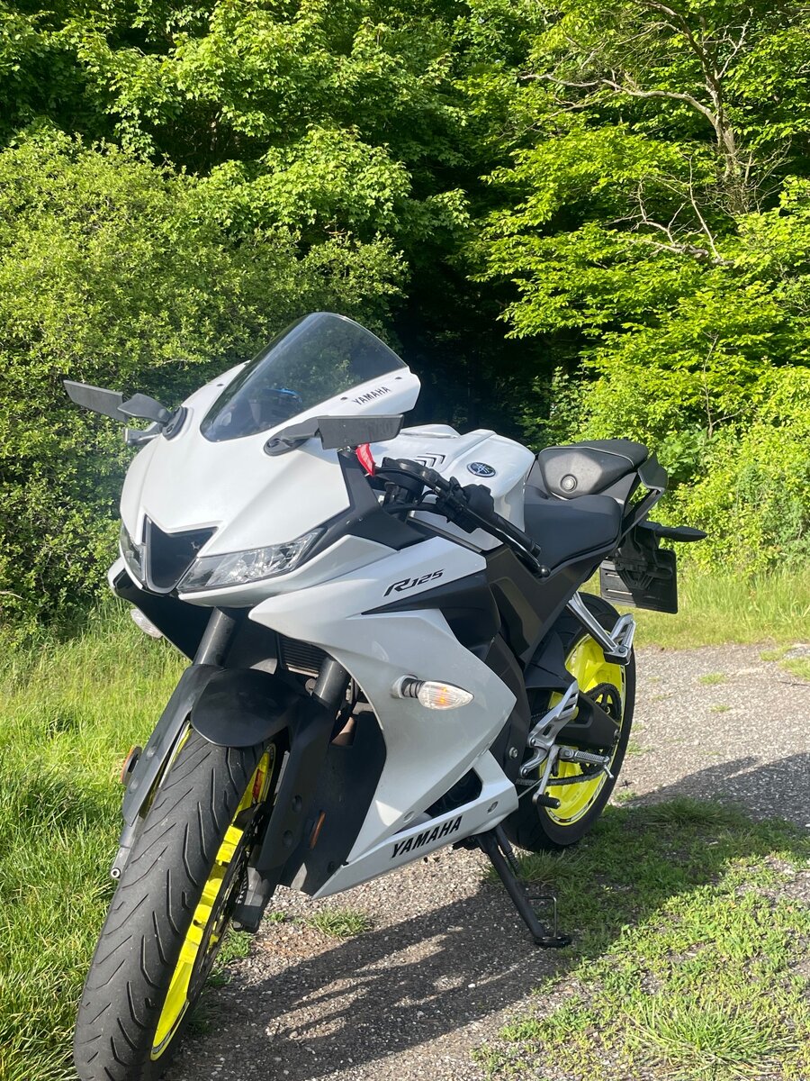 Yamaha yzf-r125 2021