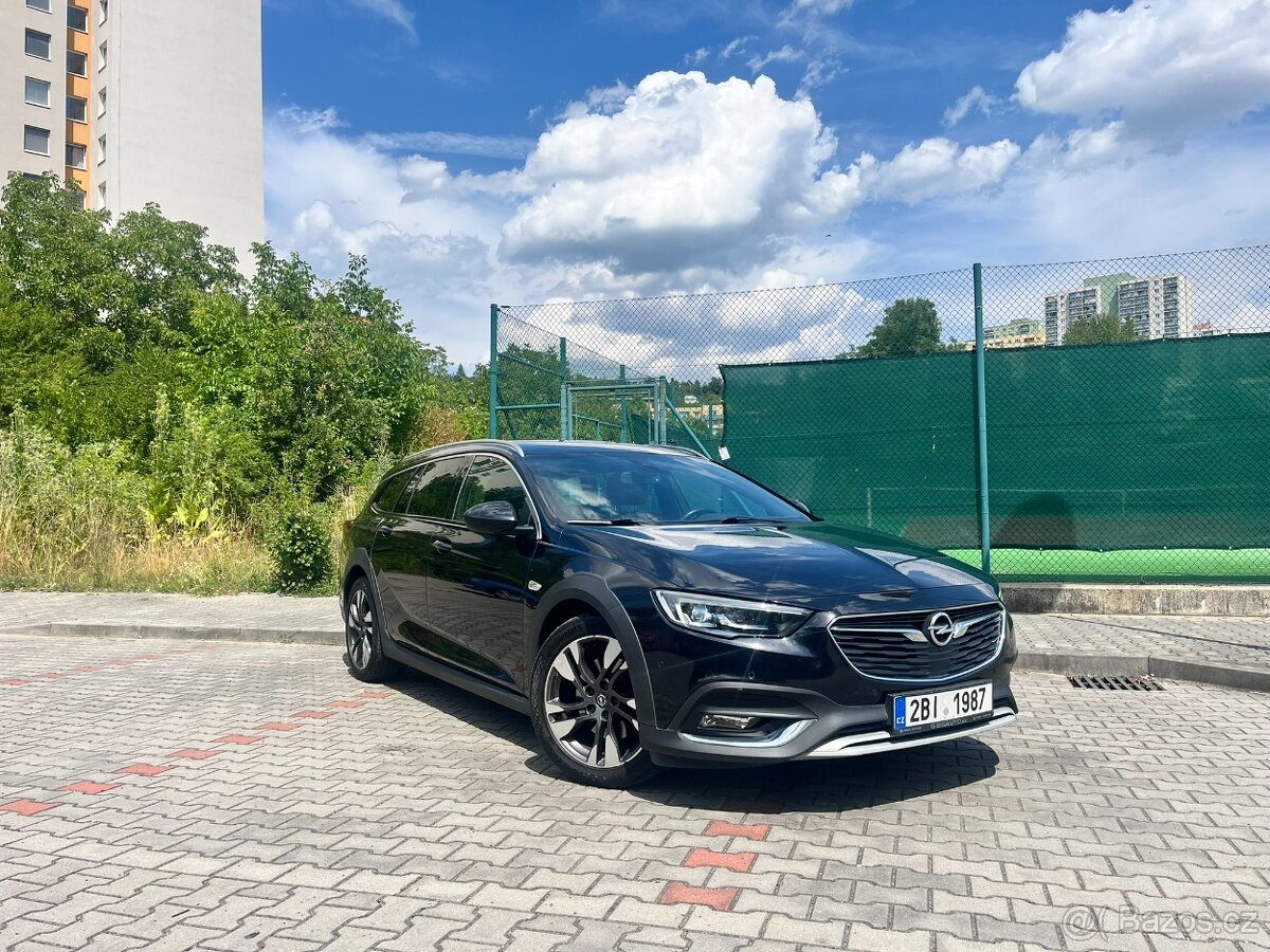Insignia Country Tourer 2,0 Bi-turbo 210k,4x4,AUT,ČR,DPH,1.M