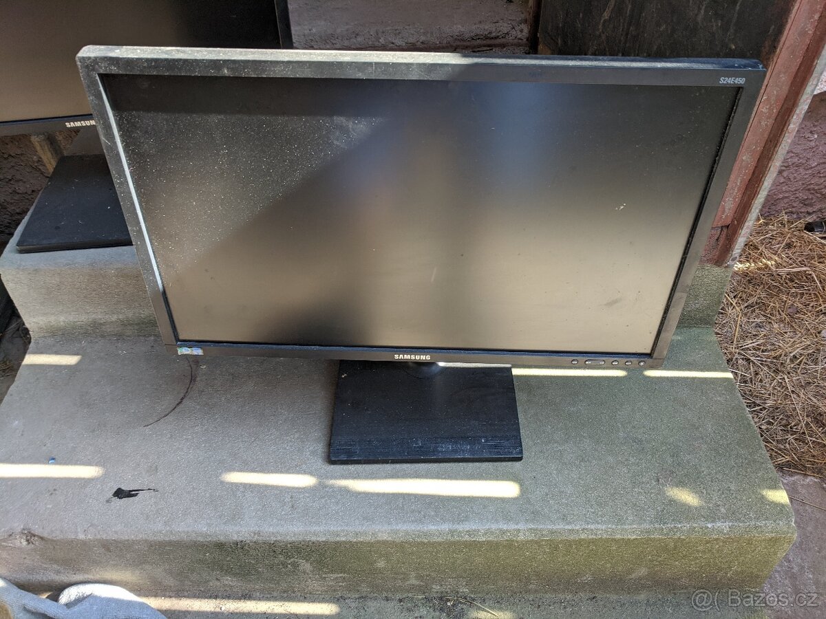 Samsung s24e 450 lcd 25"