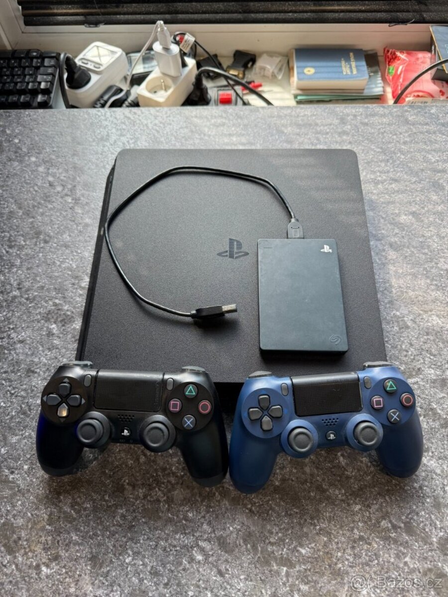 Kompletná PS4 Slim – repasovaná, 2 ovládače, 2 TB ext.disk.
