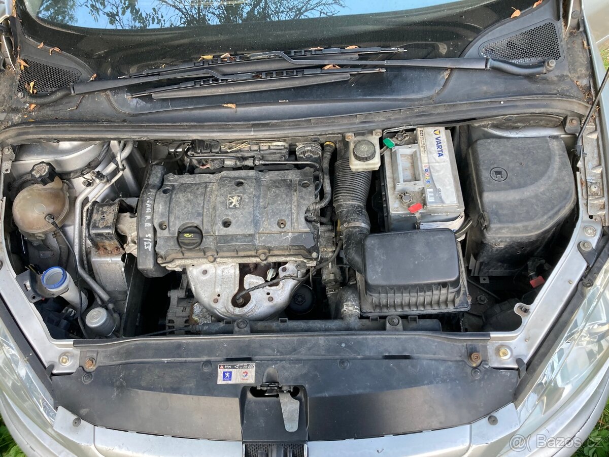 Prodám Peugeot 307, 1.6i, rok 2004, bez STK