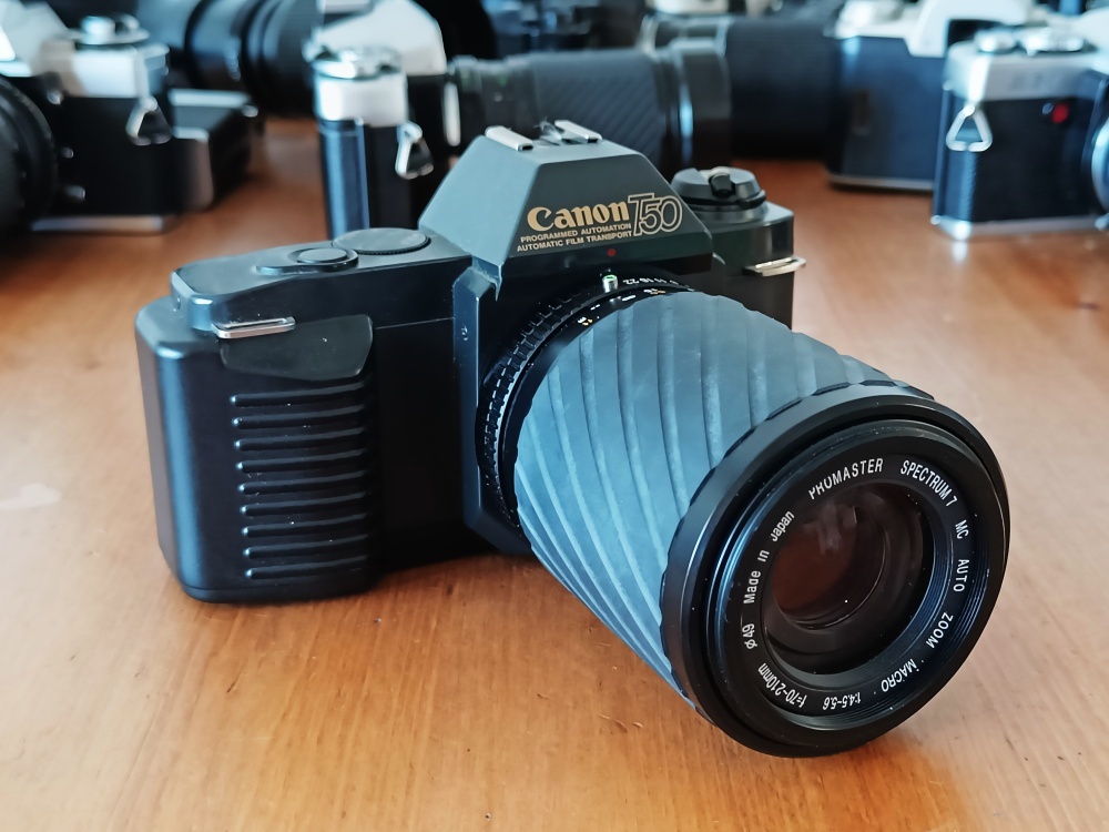 CANON T50 (Promaster Auto zoom MC 70-210mm) - 1983