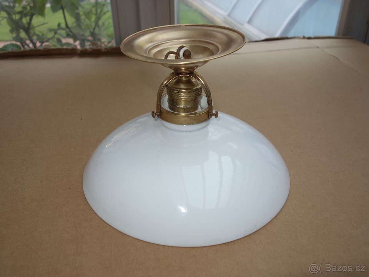 Stará lampa, stropnice