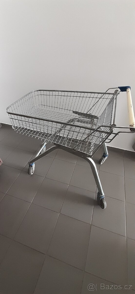 Prodám nákupní pojízdný košík výška 82cm