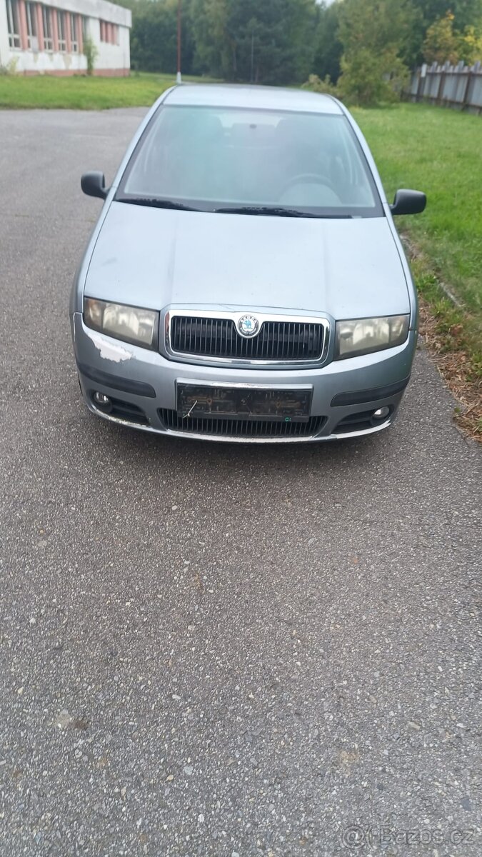 Prodám Škoda Fabia 1.2 NA DÍLY