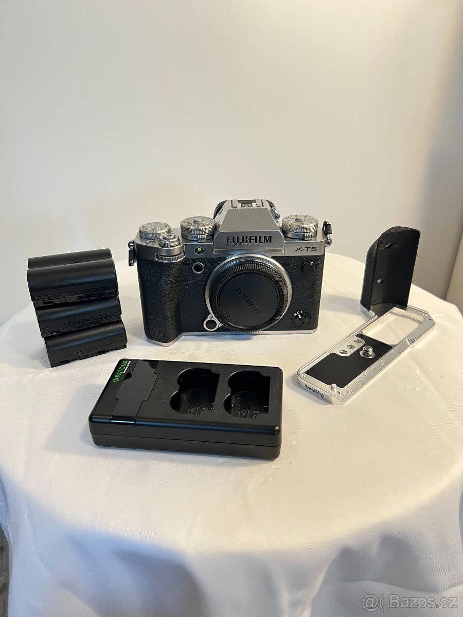 Fujifilm X-T5 tělo - stříbrná + příslušenství