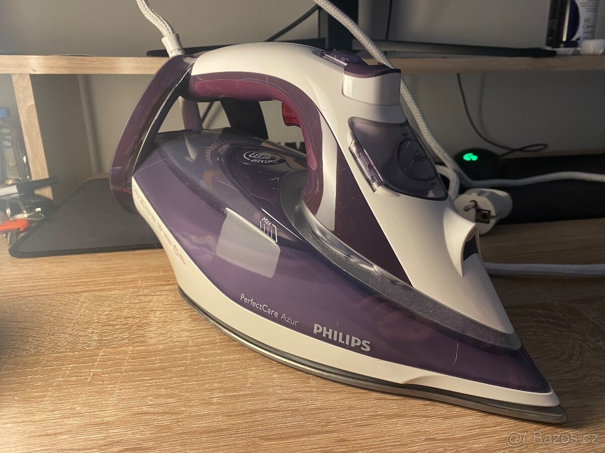 Žehlička Philips PerfectCare Azur GC4918