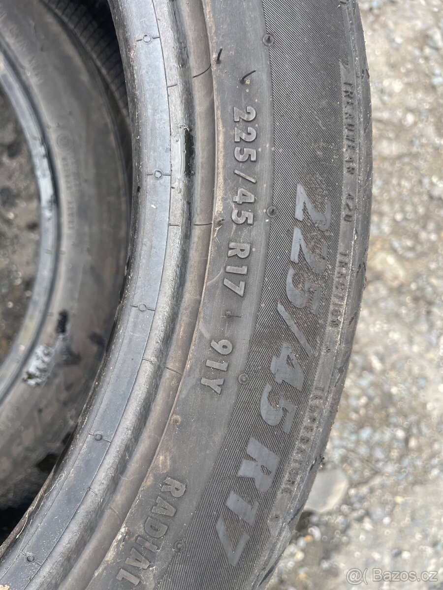224/45/r17