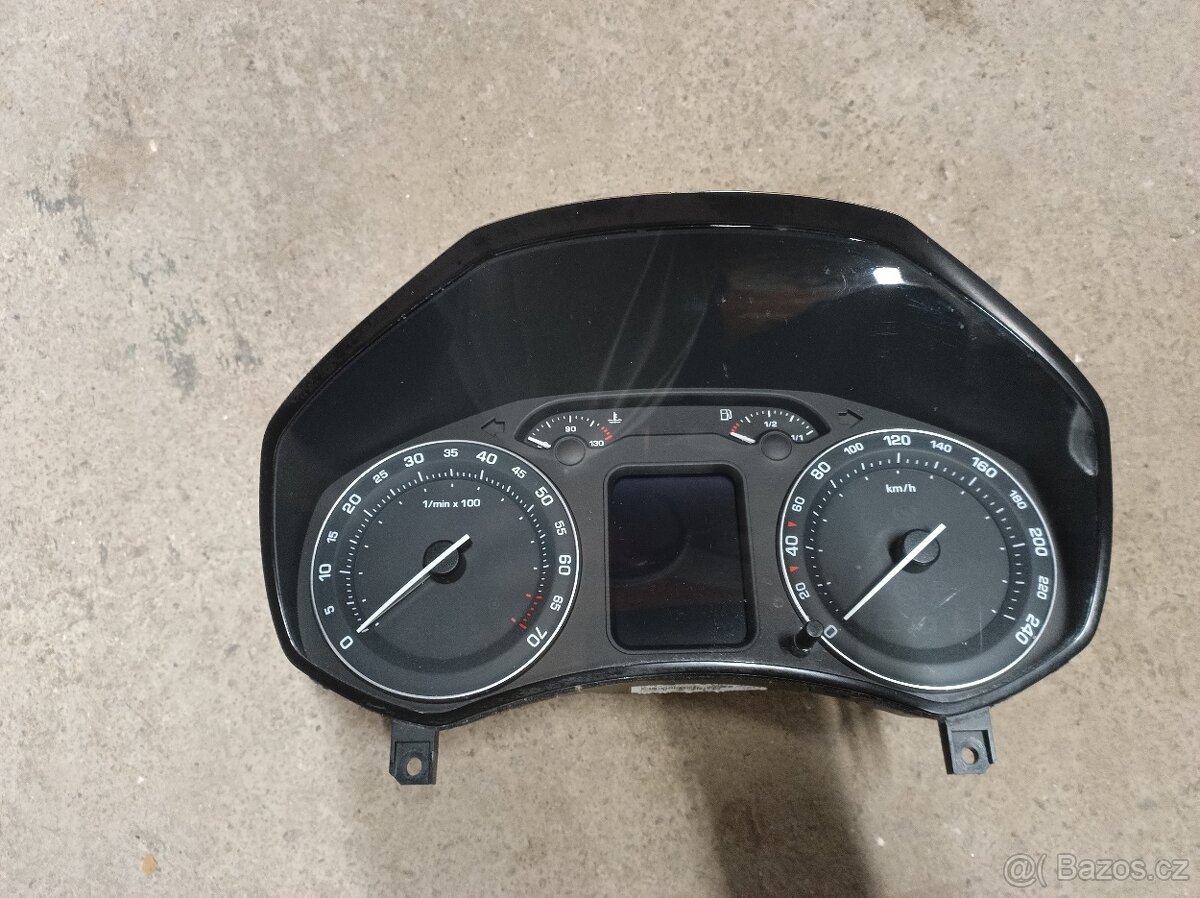 Škoda Octavia II 2.0 FSI - Budíky