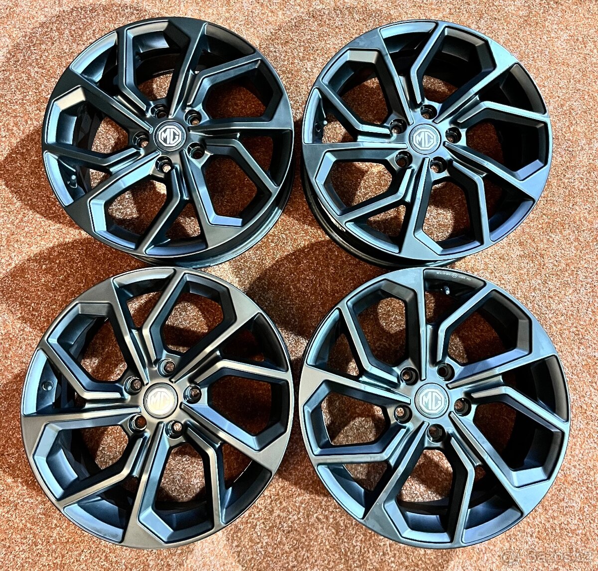 5x112 R17 MG ZS EV - originál hliníkové disky