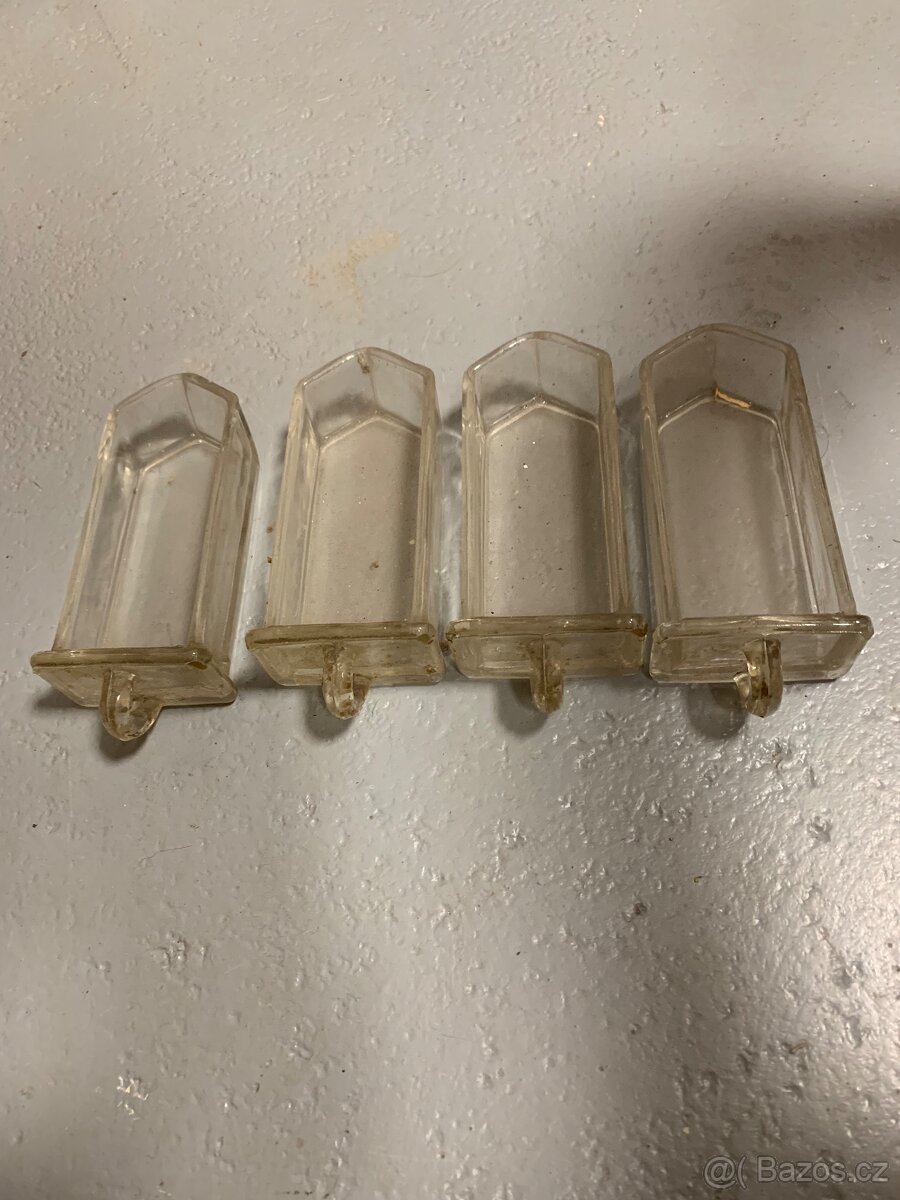 Skleněné šuplíky