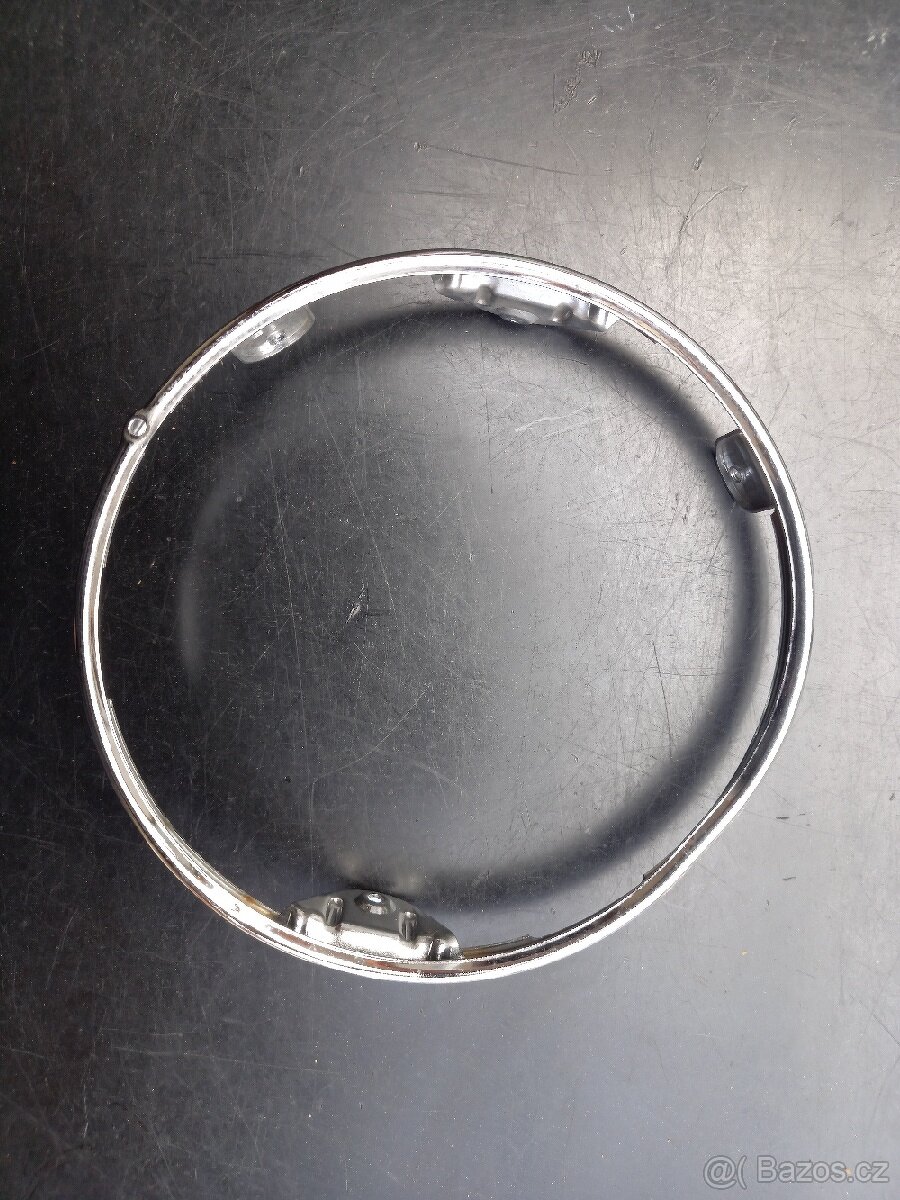 Triumph Thunderbird 900 - rámeček světla