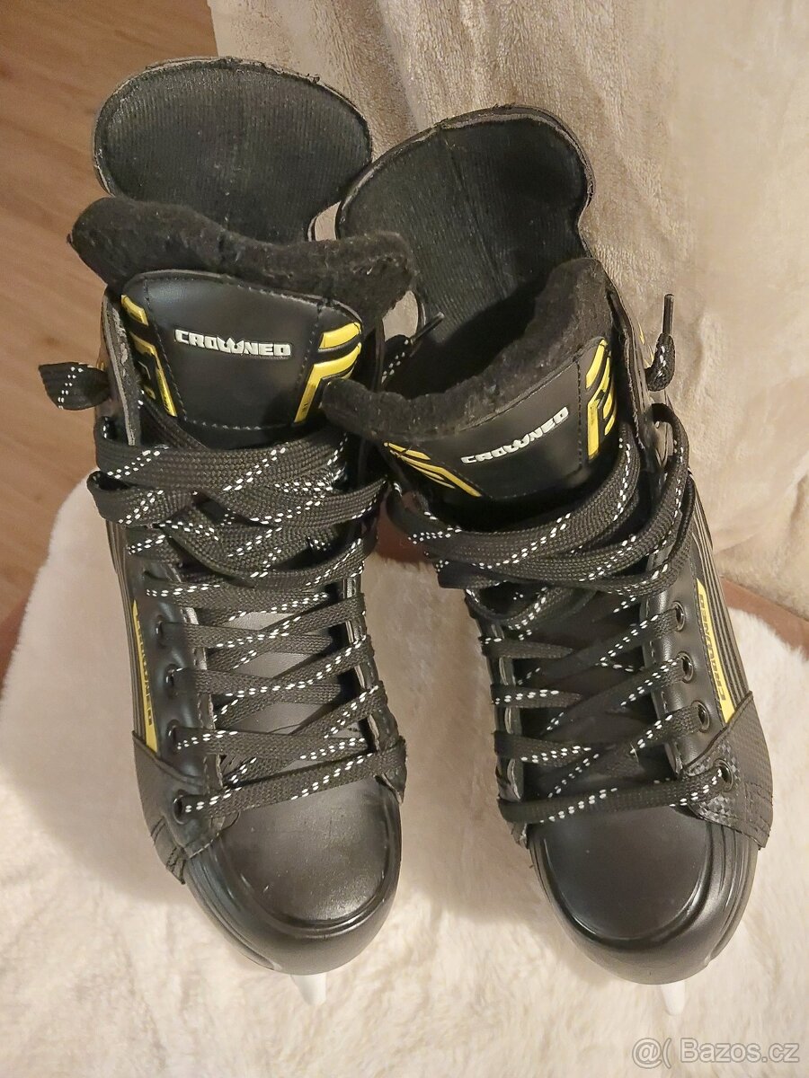 Chlapecké brusle CROWNED GR 550 vel. 39