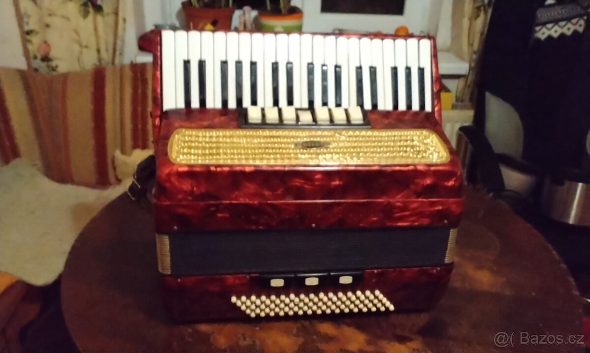 Prodám akordeon delicie CARMEN 80 basů 3 hlas