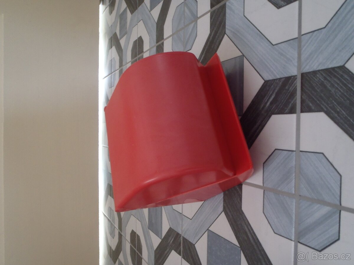 retro držák na toaletní papír