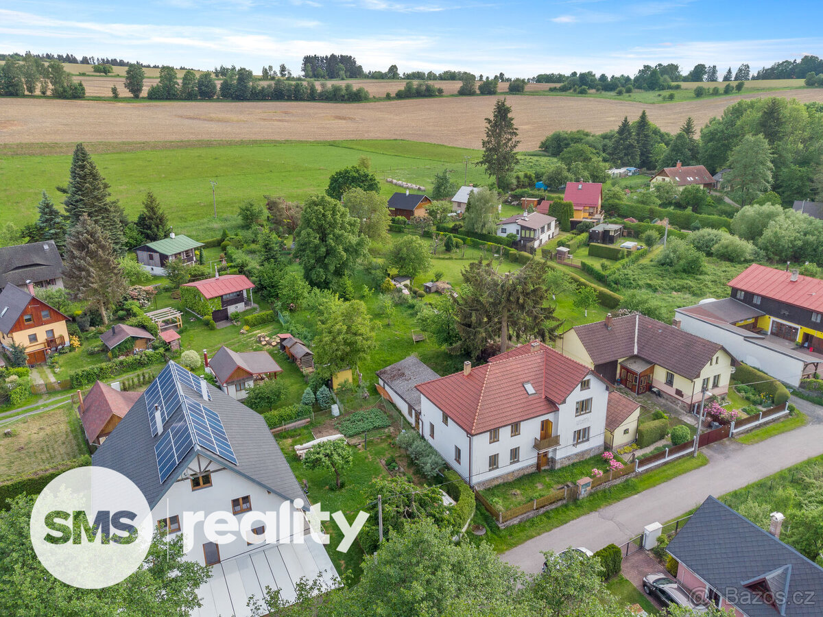 Samostatný rodinný dům, 9+2, pozemek 1352 m2, vodní nádrž Se