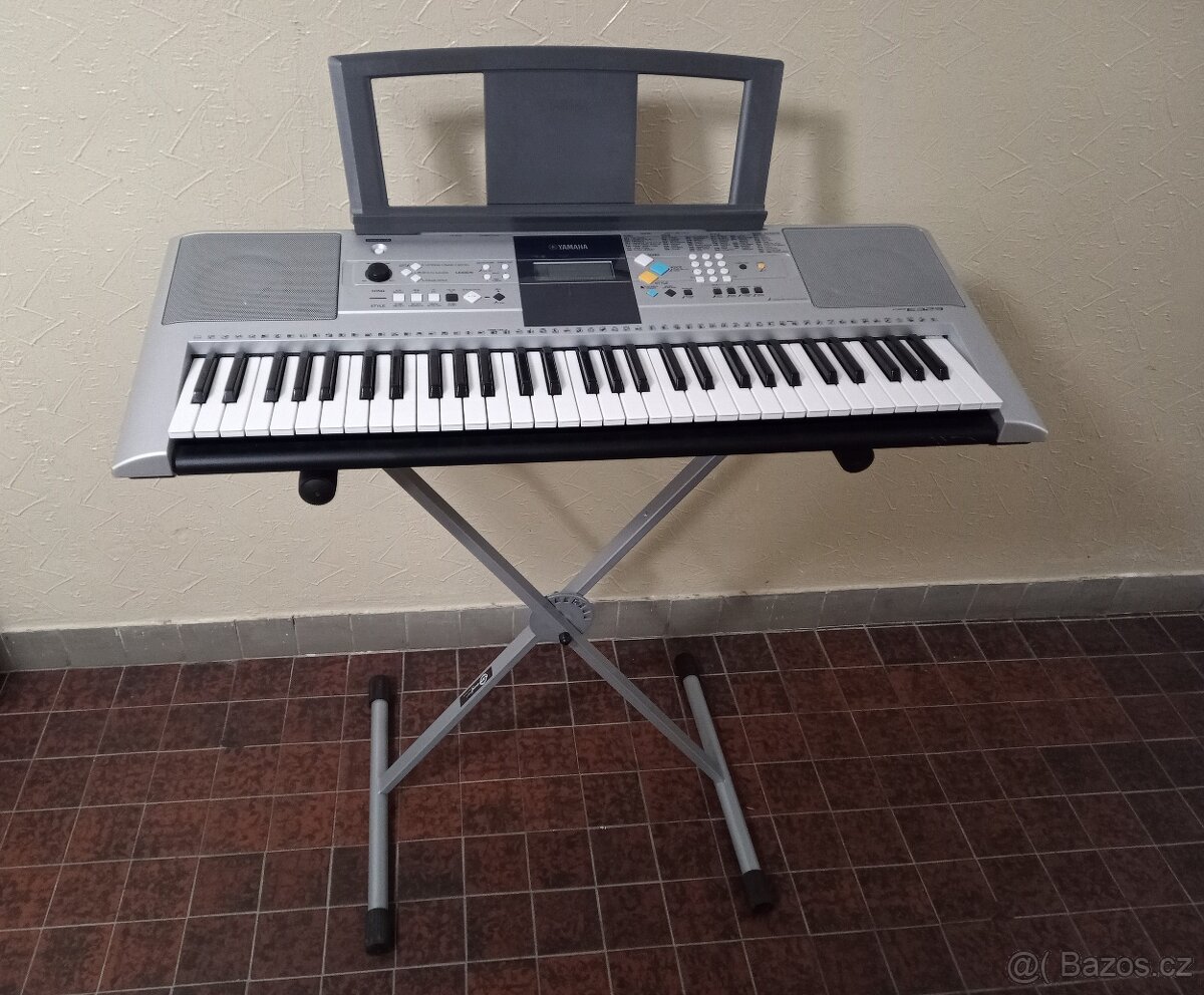 Keyboard Yamaha PSR E323