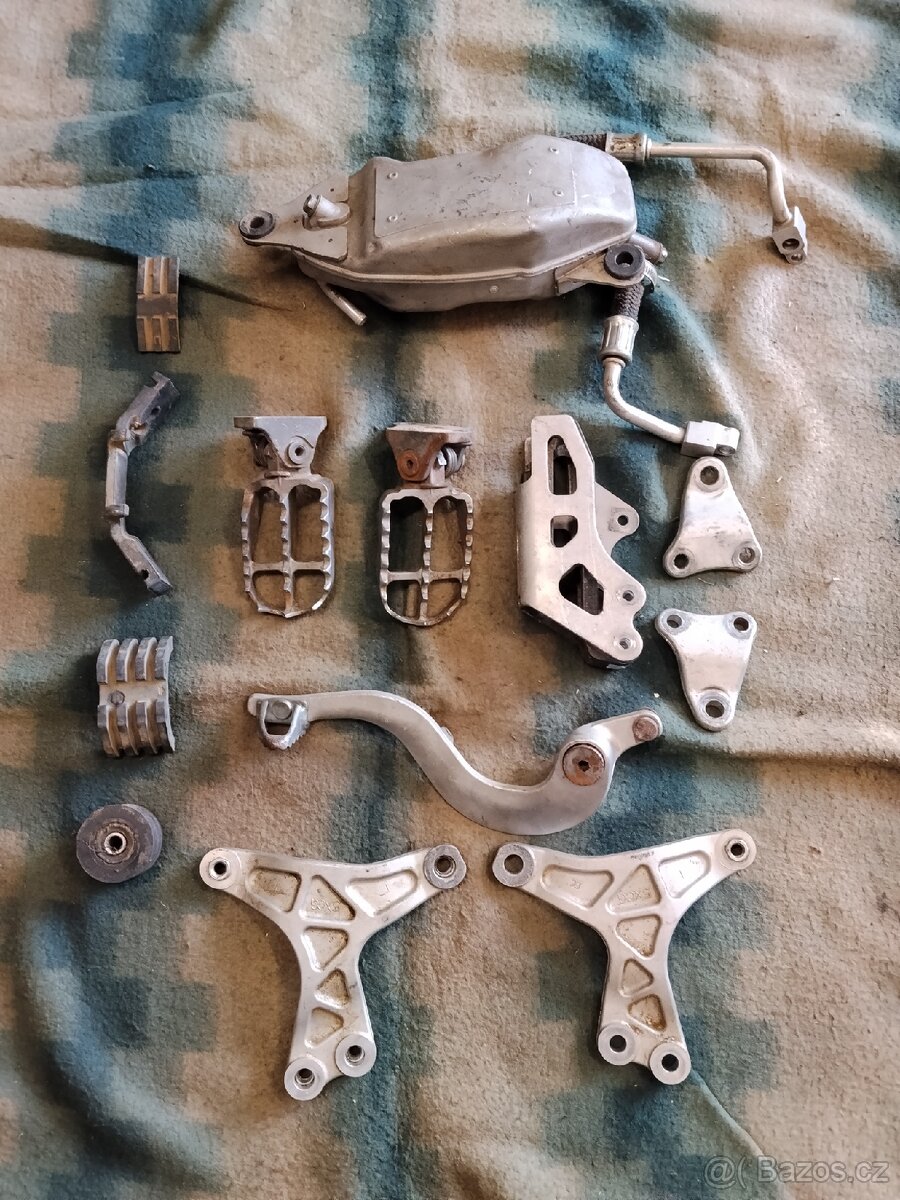 Prodám díly Yamaha YZF250