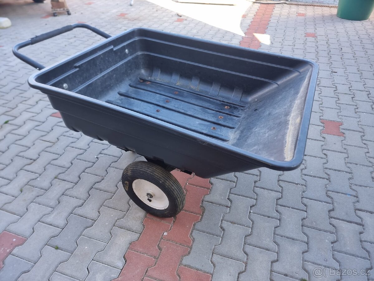 Vozík k zahradnímu traktůrku