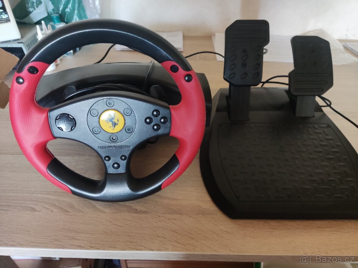 Volant s pedály pro PC