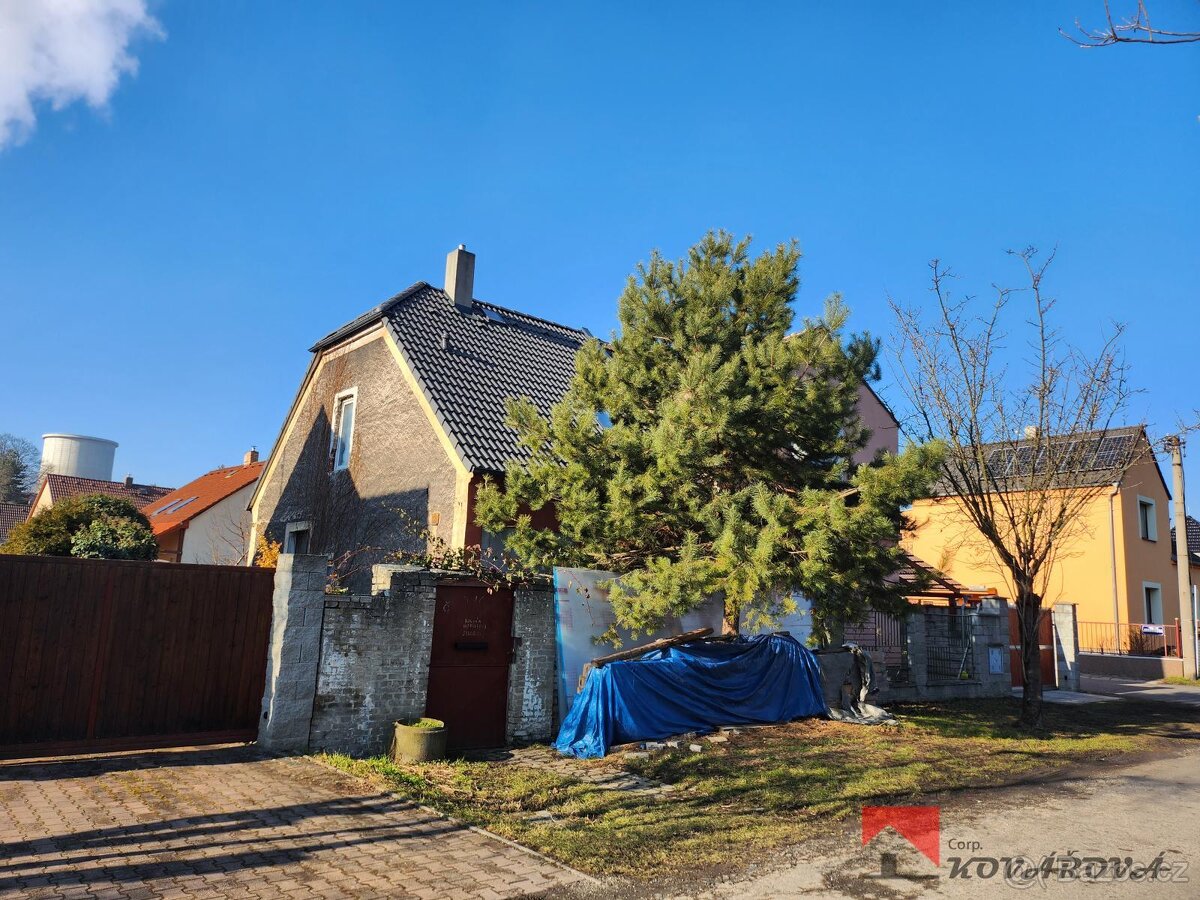 Patrový rodinný dům 2+1 se zahradou, Kladno-Dubí, okr. Kladn