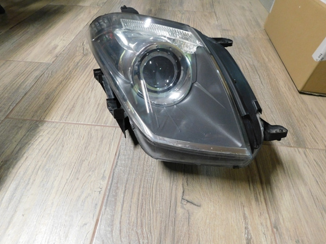 Citroen C6 pravé predné svetlo Bixenon rok 2007