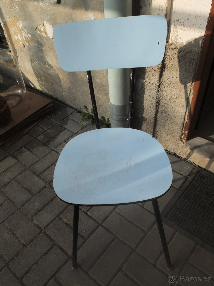 Modrá židle